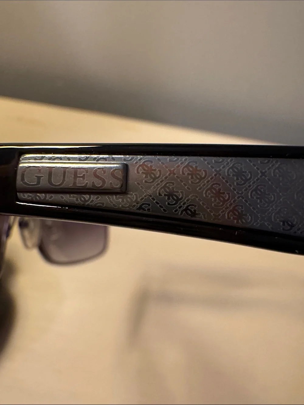 GUESS Men’s Black and Silver Aviator Sunglasses with Branded Case